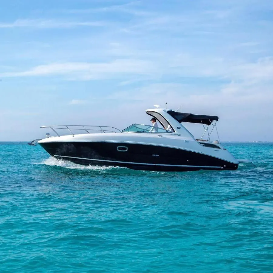 Hotel en barco Hotel Yacht Cancun Rent & Tours