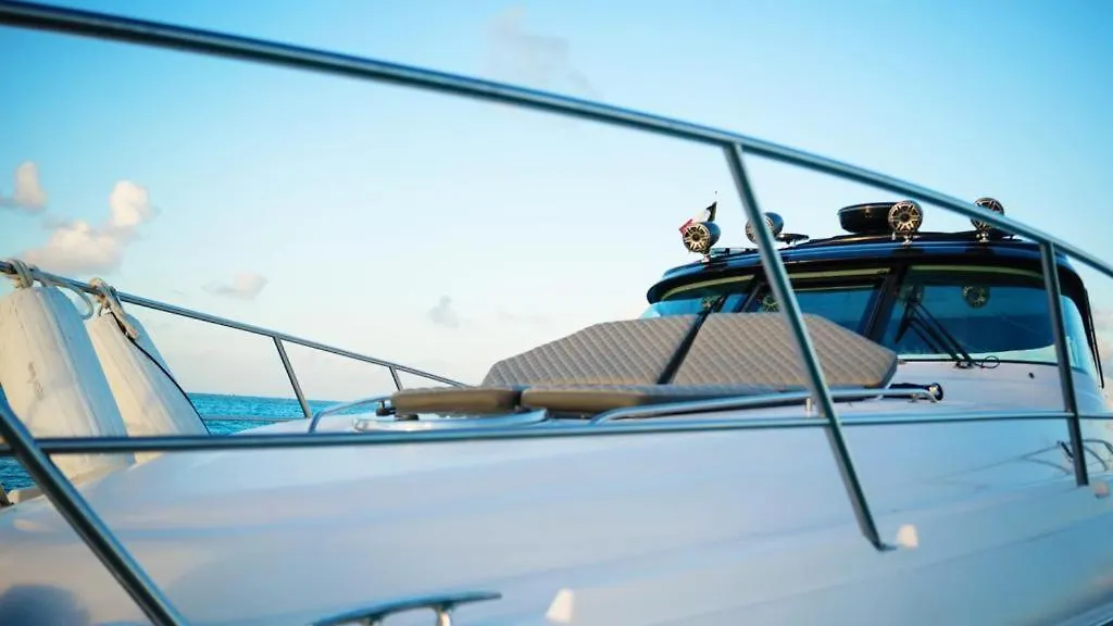 Yacht Cancun Rent & Tours Hotel Botel